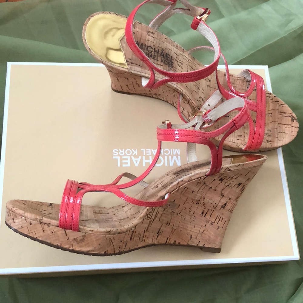 Like New, Michael Kors coral wedges
